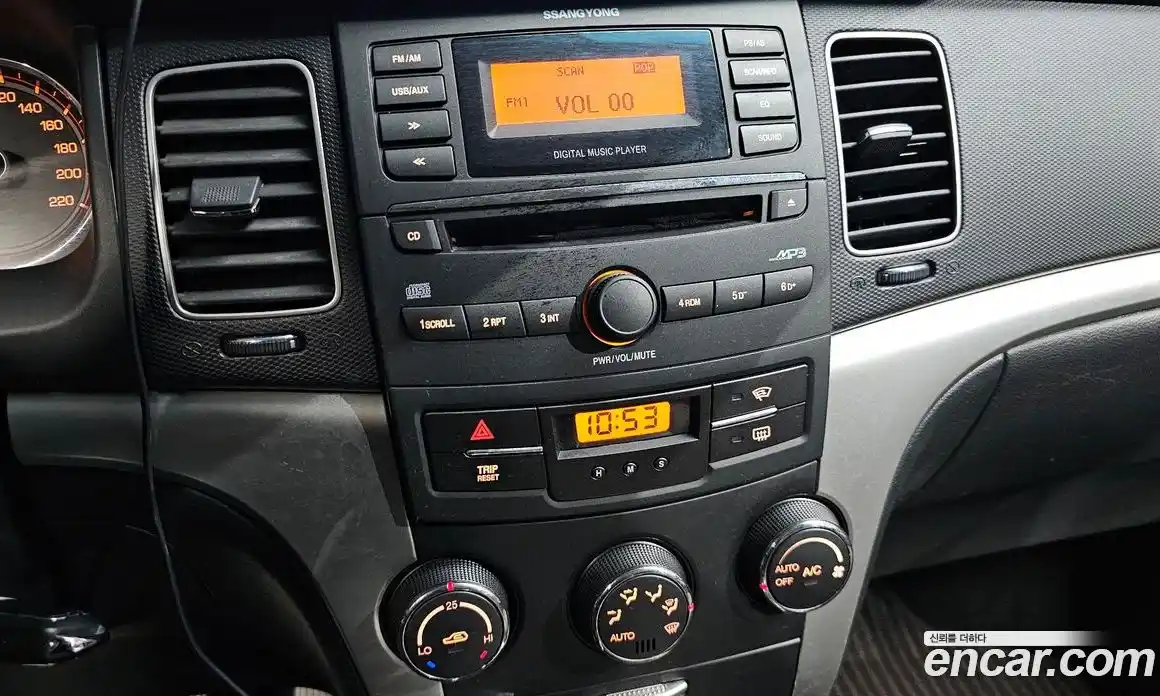 SsangYong Korando 2012 2.0 автомат (гидро), фото 17