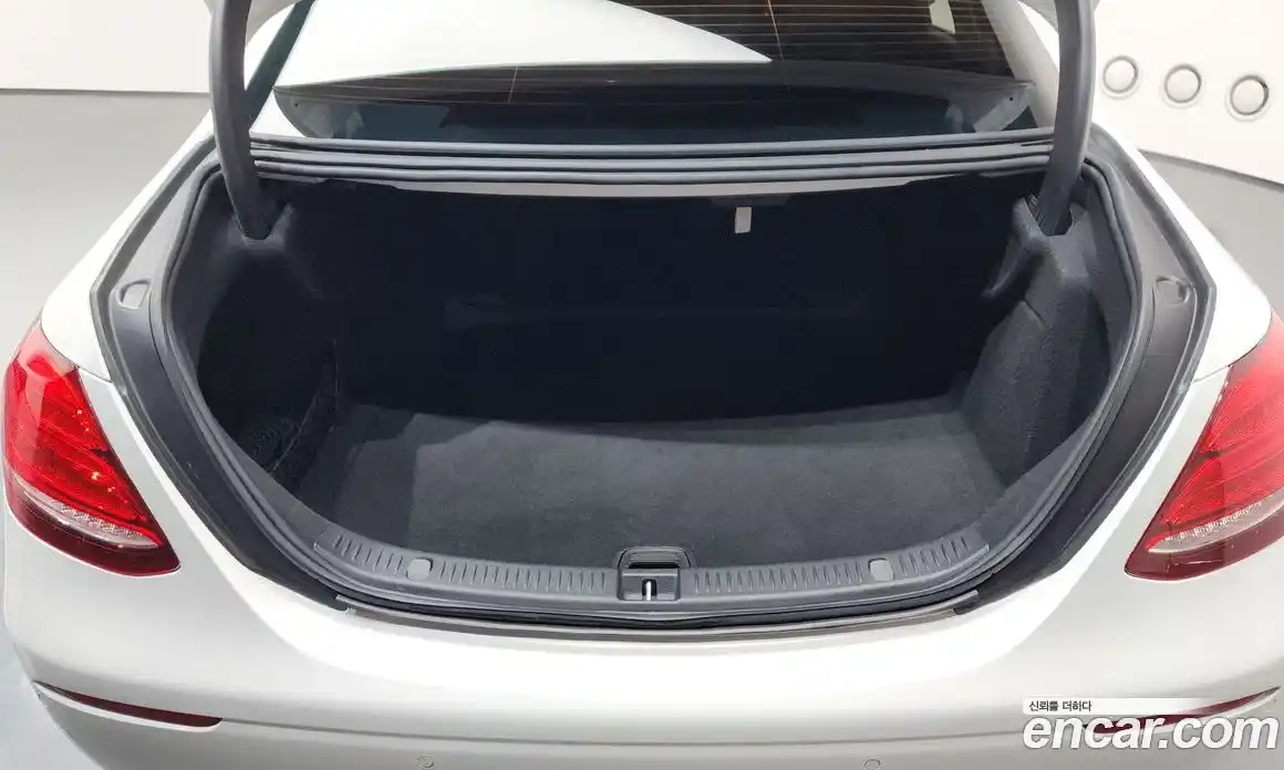 Mercedes-Benz E-Class 2019 2.0 автомат (гидро), фото 19