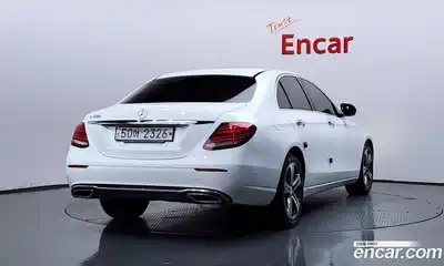 Mercedes-Benz E-Class 2019 2.0 автомат (гидро), миниатюра 2