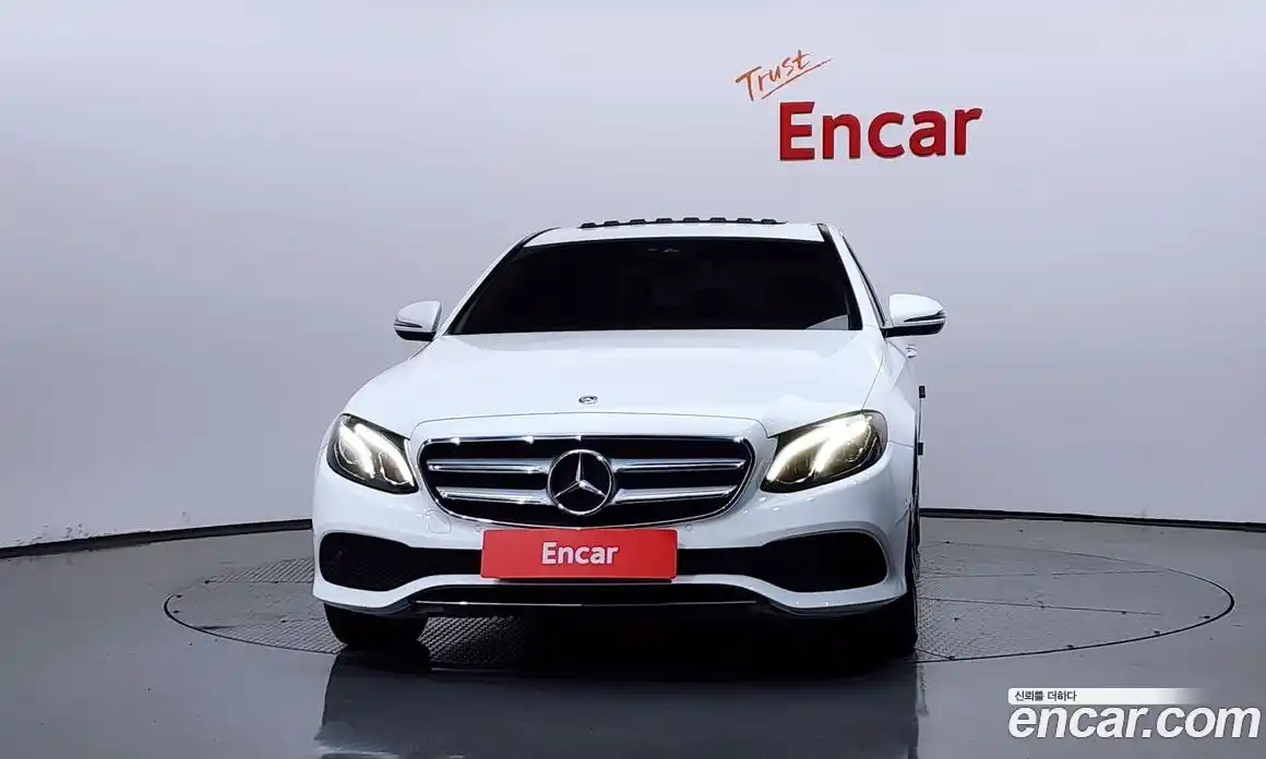 Mercedes-Benz E-Class 2019 2.0 автомат (гидро), фото 3