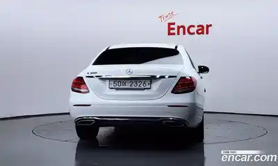 Mercedes-Benz E-Class 2019 2.0 автомат (гидро), миниатюра 4