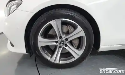 Mercedes-Benz E-Class 2019 2.0 автомат (гидро), миниатюра 5