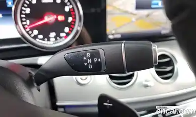 Mercedes-Benz E-Class 2019 2.0 автомат (гидро), миниатюра 9