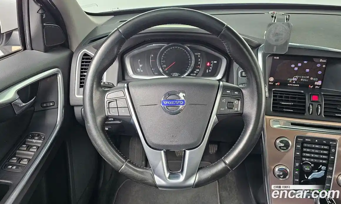 Volvo XC60 2017 2.0 автомат (гидро), фото 18