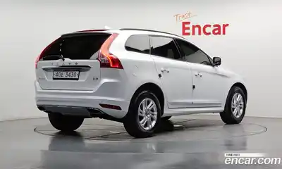 Volvo XC60 2017 2.0 автомат (гидро), миниатюра 2