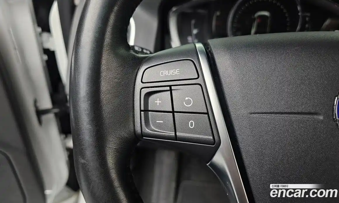 Volvo XC60 2017 2.0 автомат (гидро), фото 30