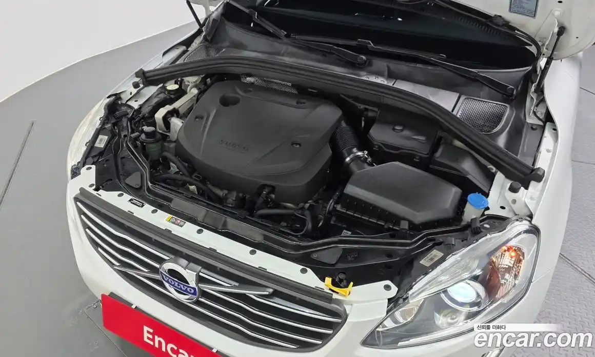 Volvo XC60 2017 2.0 автомат (гидро), фото 6