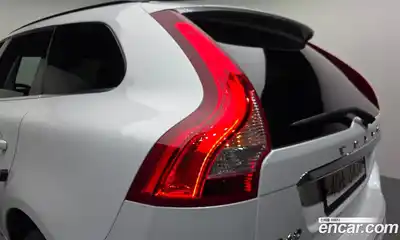 Volvo XC60 2017 2.0 автомат (гидро), миниатюра 9