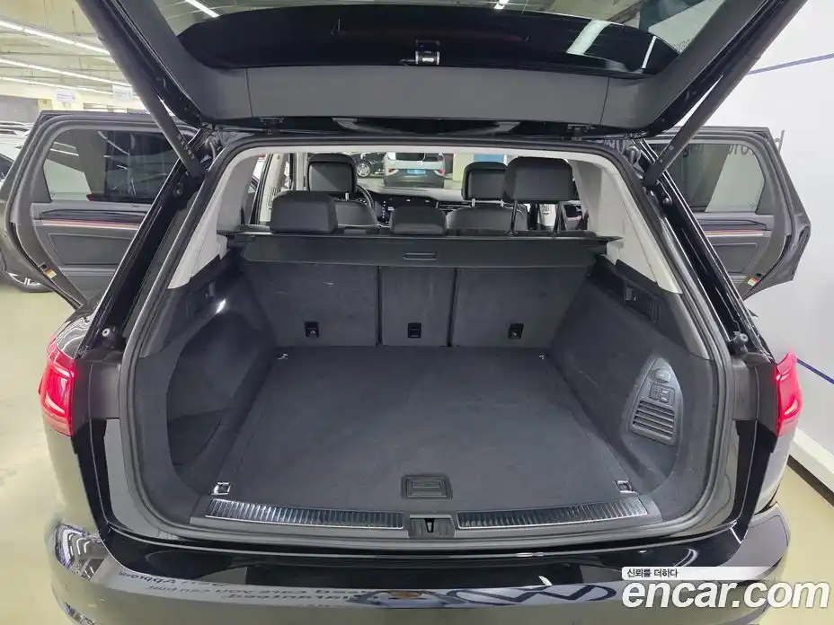 Volkswagen Touareg 2024 3.0 автомат (гидро), фото 20