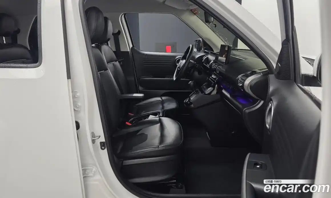 Hyundai Casper 2022 1.0 автомат (гидро), фото 16