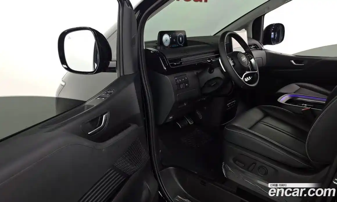Hyundai Staria 2024 2.2 автомат (гидро), фото 13