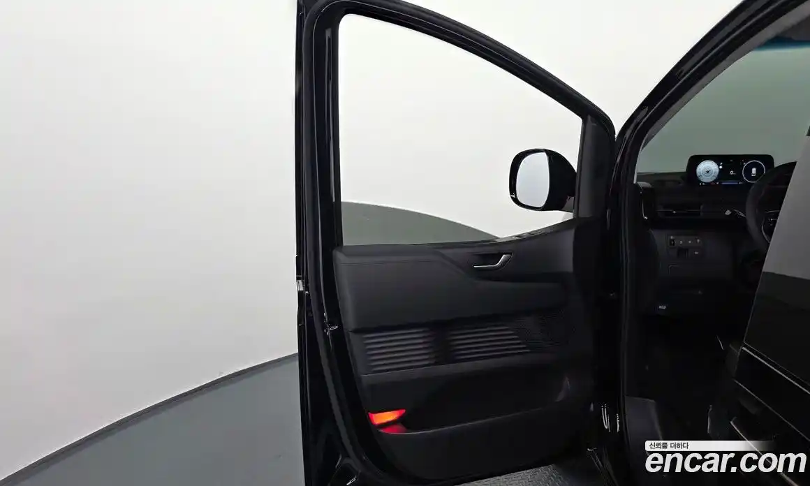 Hyundai Staria 2024 2.2 автомат (гидро), фото 14
