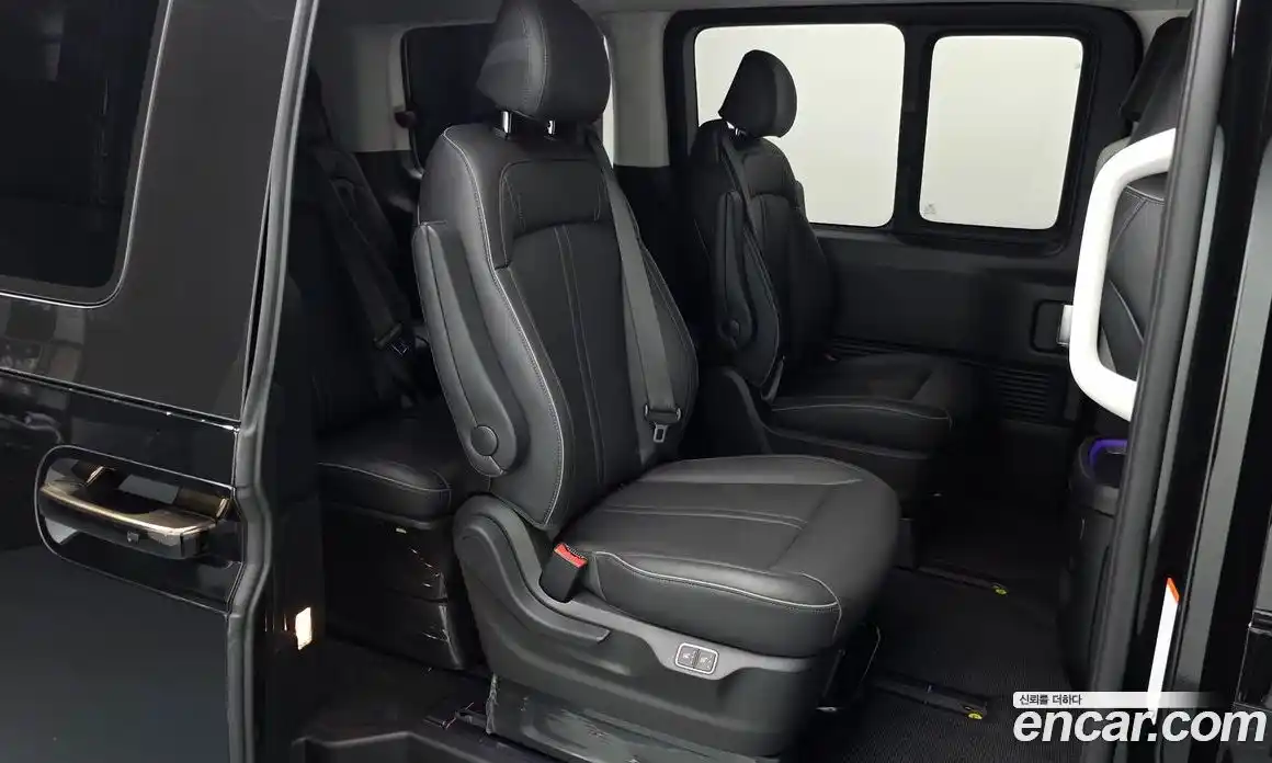 Hyundai Staria 2024 2.2 автомат (гидро), фото 17