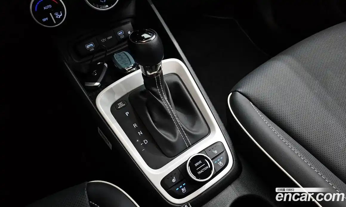 Hyundai Venue 2025 1.6 автомат (гидро), фото 11