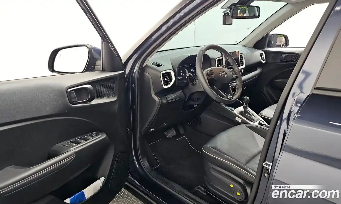Hyundai Venue 2025 1.6 автомат (гидро), фото 12