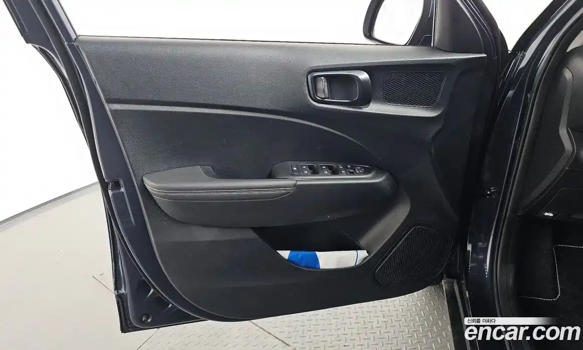 Hyundai Venue 2025 1.6 автомат (гидро), фото 13