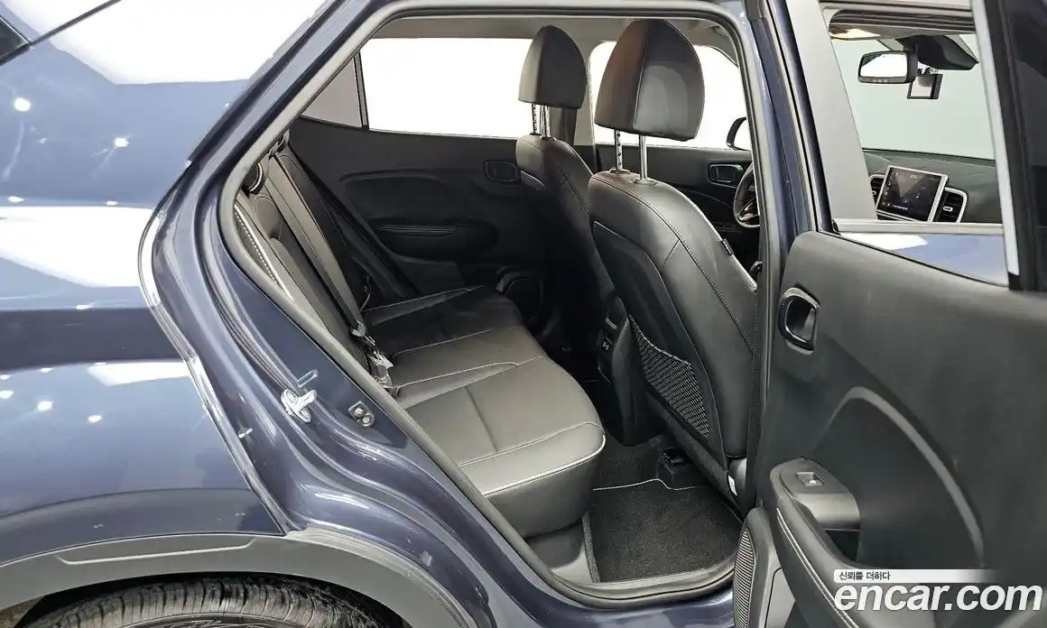 Hyundai Venue 2025 1.6 автомат (гидро), фото 16