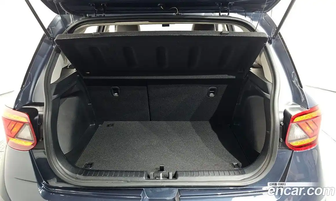 Hyundai Venue 2025 1.6 автомат (гидро), фото 20