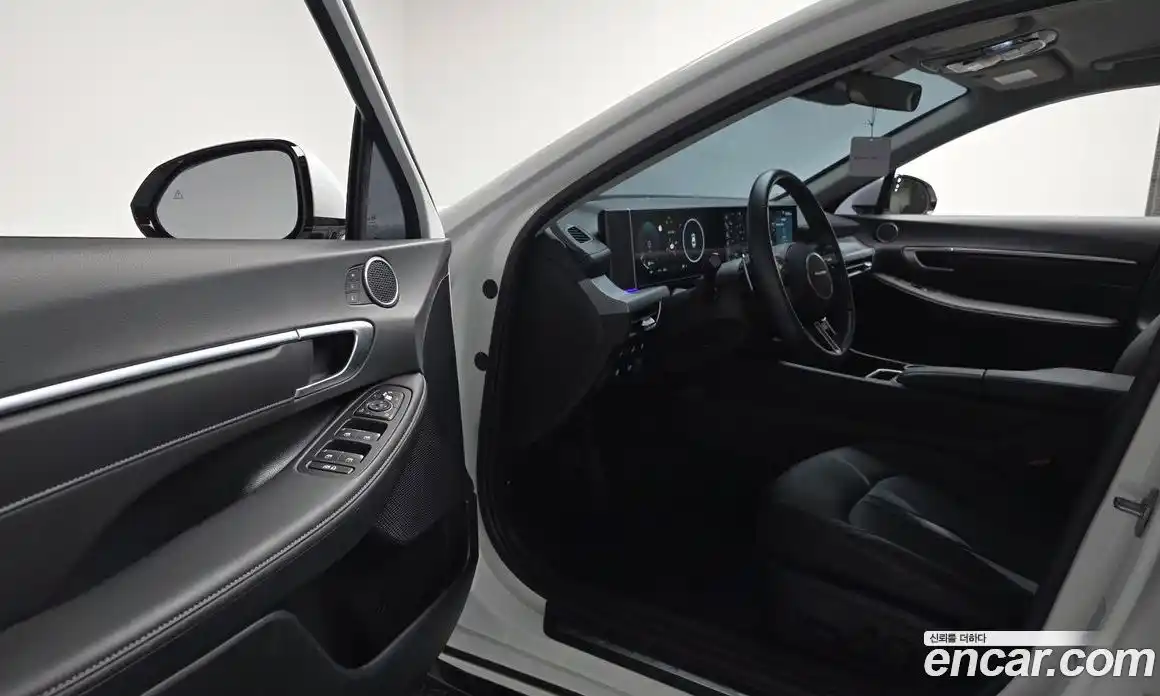 Hyundai Sonata 2023 2.0 автомат (гидро), фото 12
