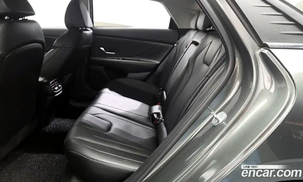 Hyundai Avante 2021 1.6 автомат (гидро), фото 16