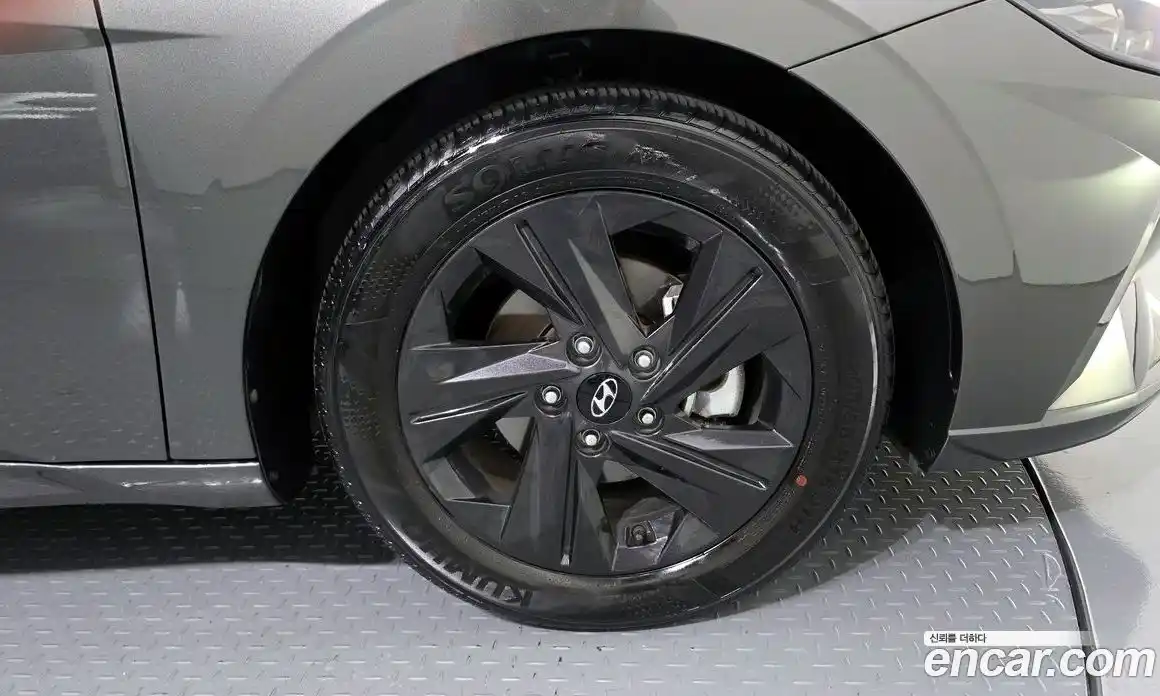 Hyundai Avante 2021 1.6 автомат (гидро), фото 7
