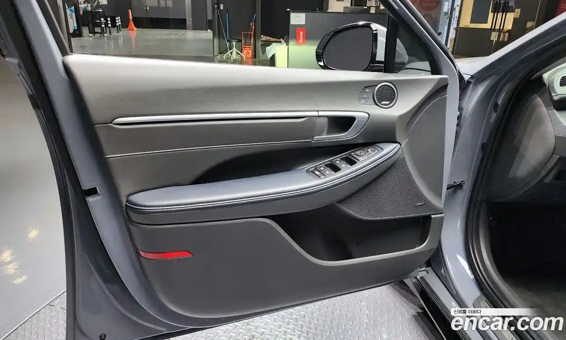 Hyundai Sonata 2024 1.6 автомат (гидро), фото 14