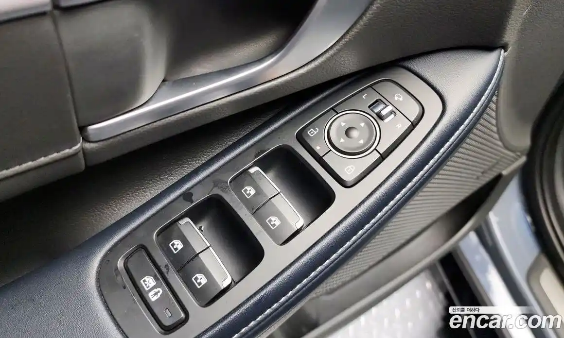 Hyundai Sonata 2024 1.6 автомат (гидро), фото 32