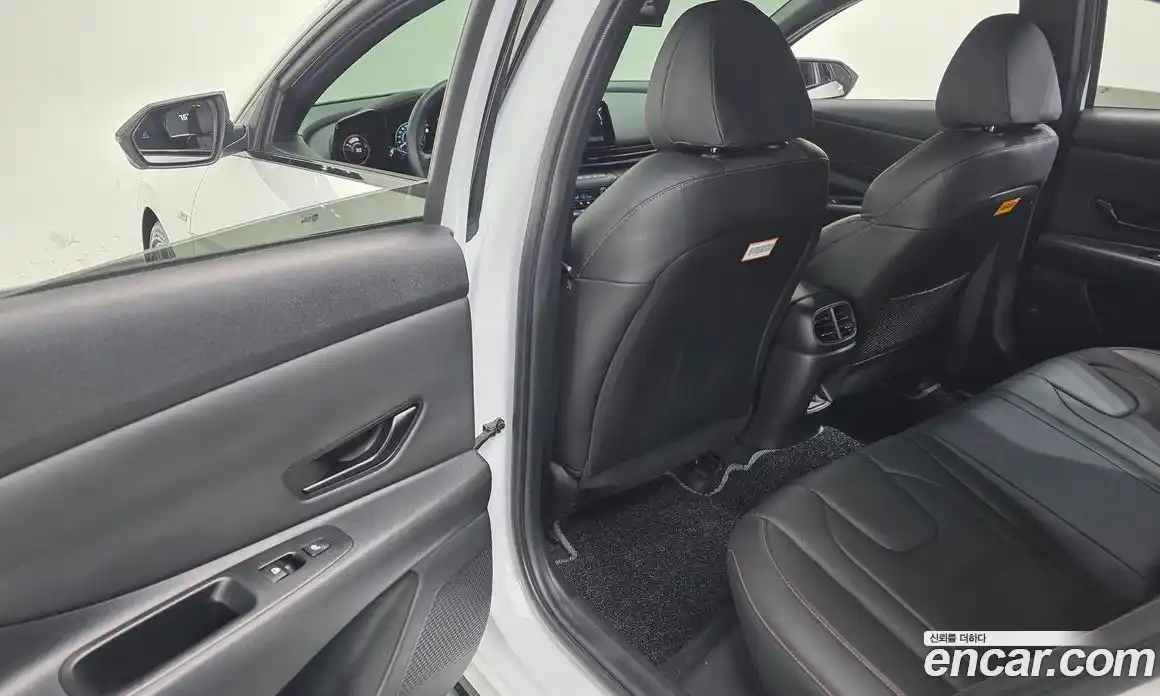 Hyundai Avante 2023 1.6 автомат (гидро), фото 18