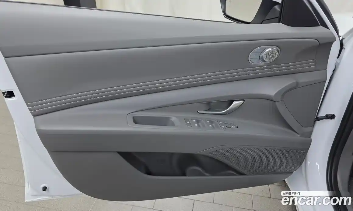 Hyundai Avante 2024 1.6 автомат (гидро), фото 14