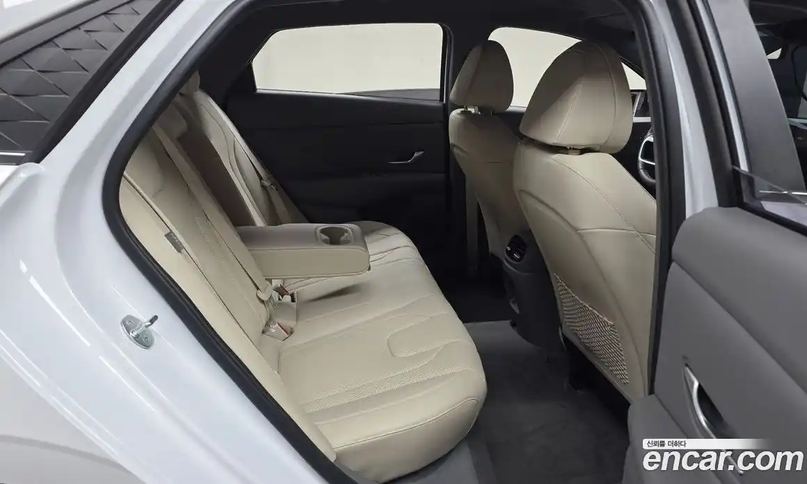 Hyundai Avante 2024 1.6 автомат (гидро), фото 16