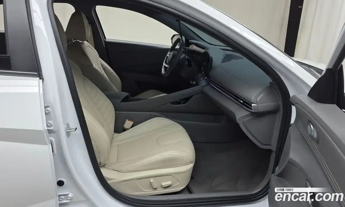 Hyundai Avante 2024 1.6 автомат (гидро), фото 17