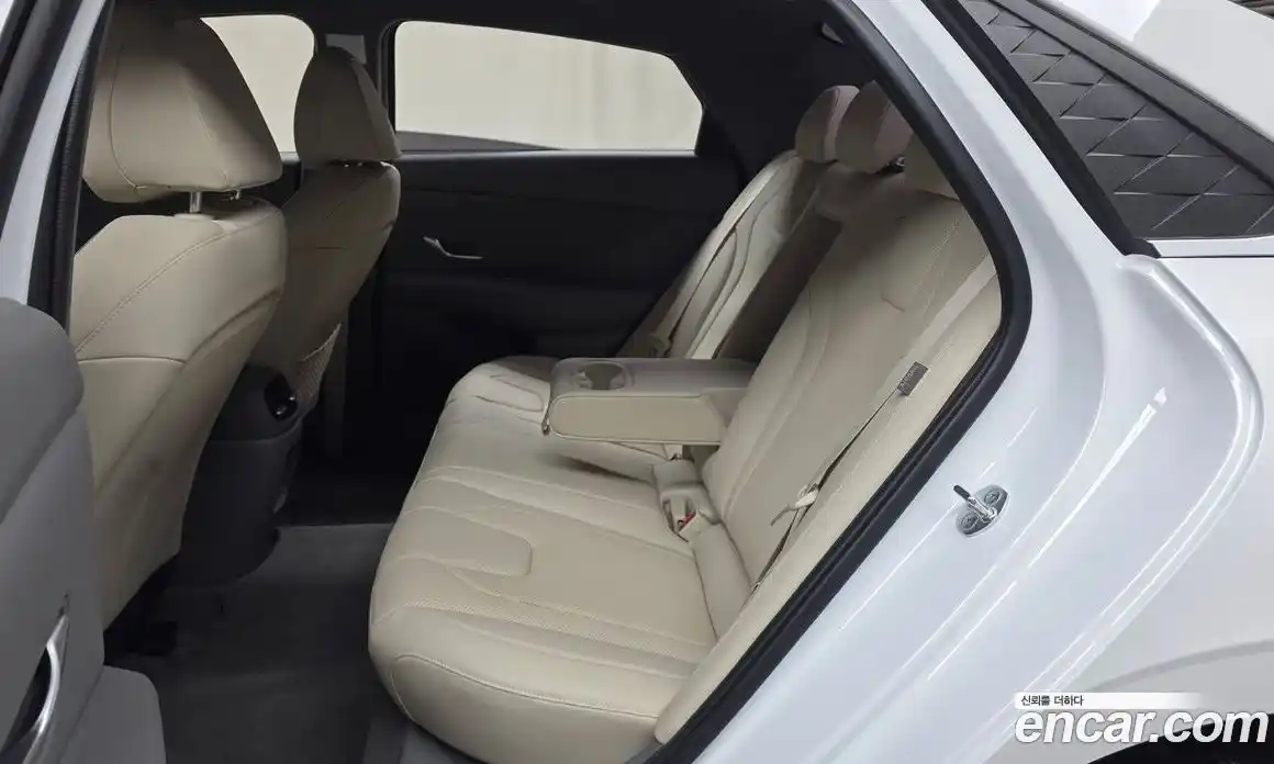 Hyundai Avante 2024 1.6 автомат (гидро), фото 18