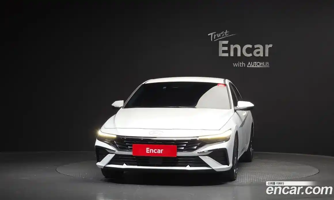 Hyundai Avante 2024 1.6 автомат (гидро), фото 3