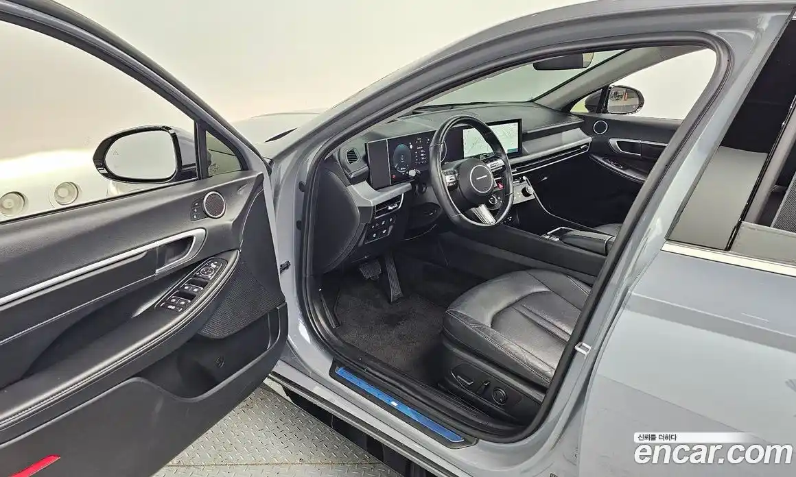Hyundai Sonata 2024 2.0 автомат (гидро), фото 16