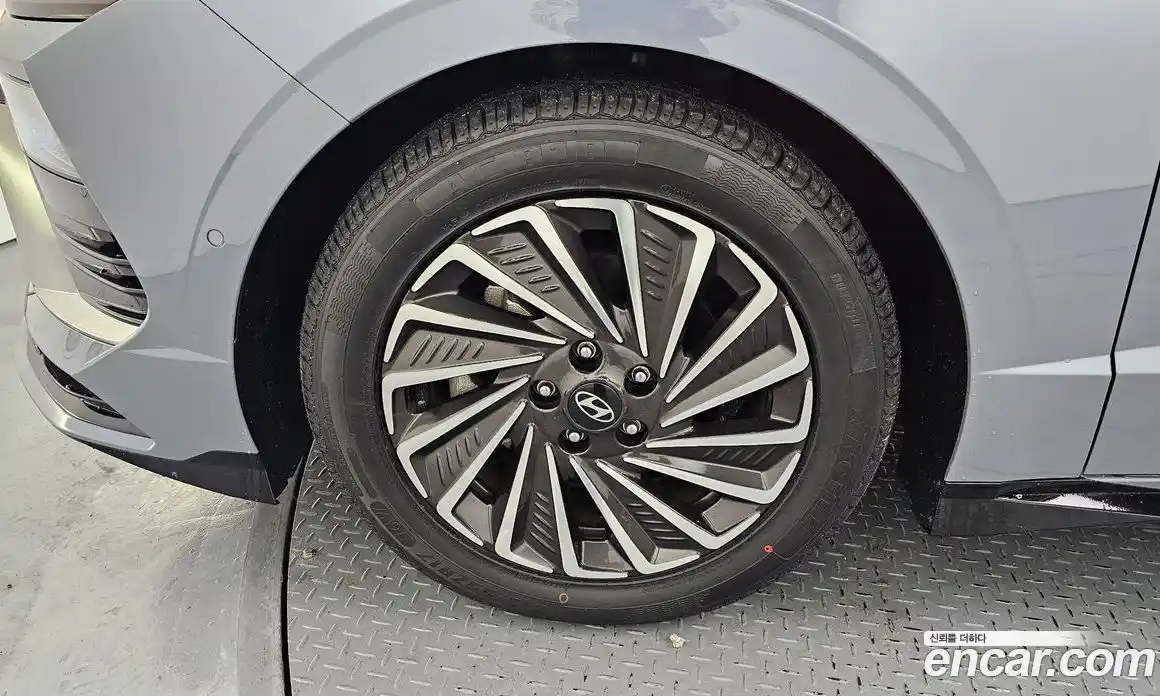 Hyundai Sonata 2024 2.0 автомат (гидро), фото 5