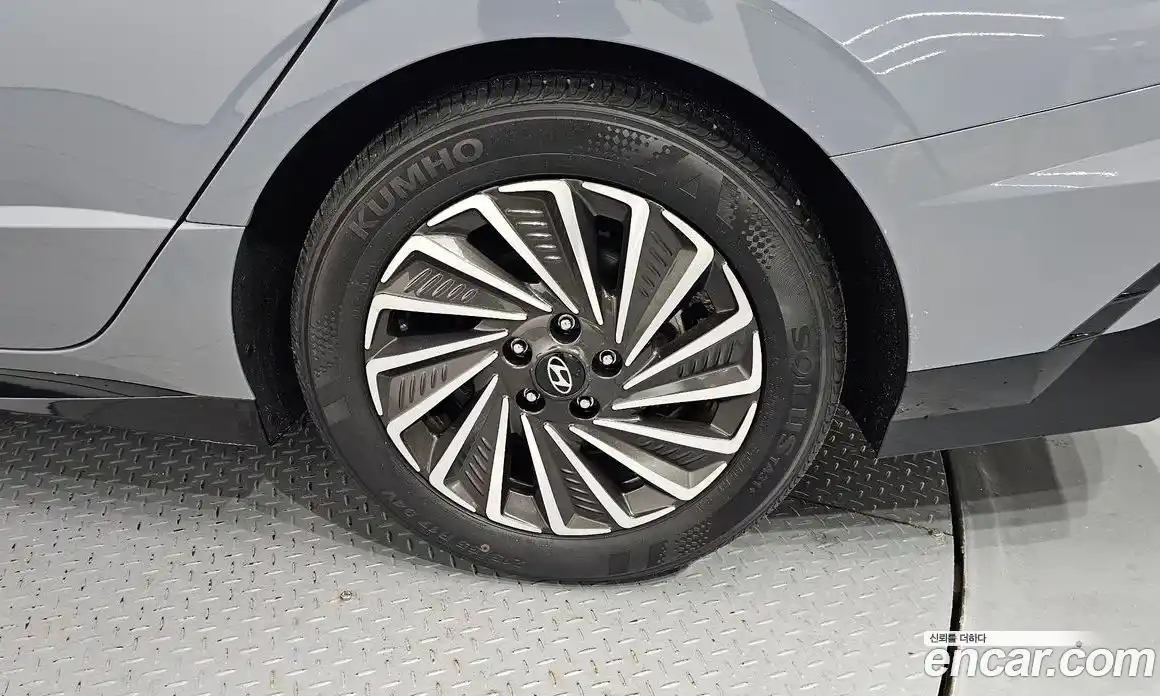 Hyundai Sonata 2024 2.0 автомат (гидро), фото 7