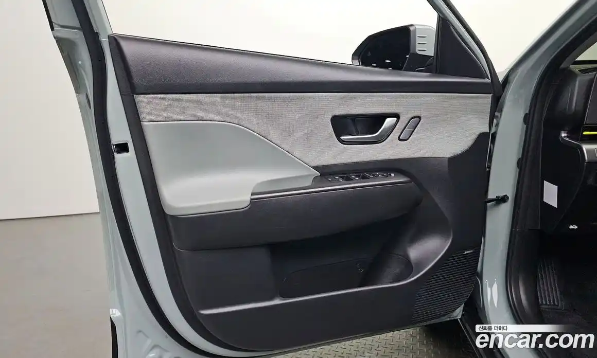Hyundai Kona 2023 1.6 автомат (гидро), фото 14