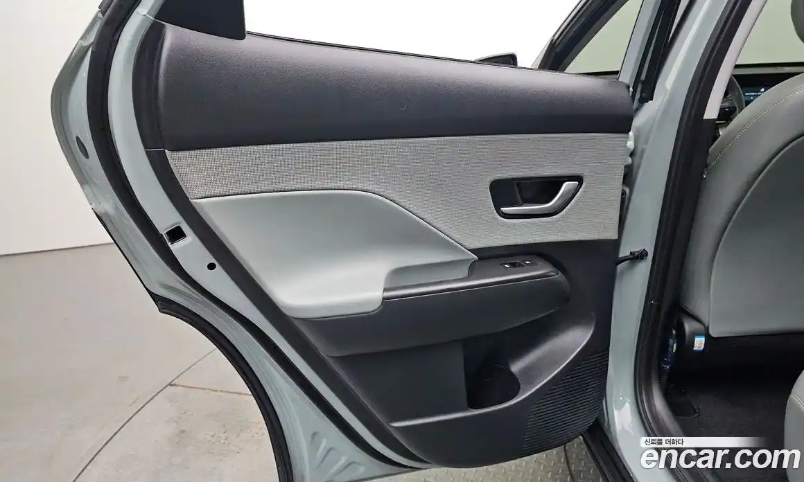 Hyundai Kona 2023 1.6 автомат (гидро), фото 15