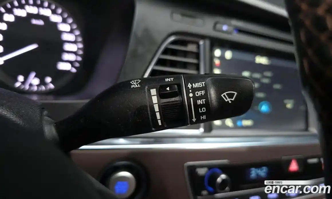 Hyundai Sonata 2016 2.0 автомат (гидро), фото 29