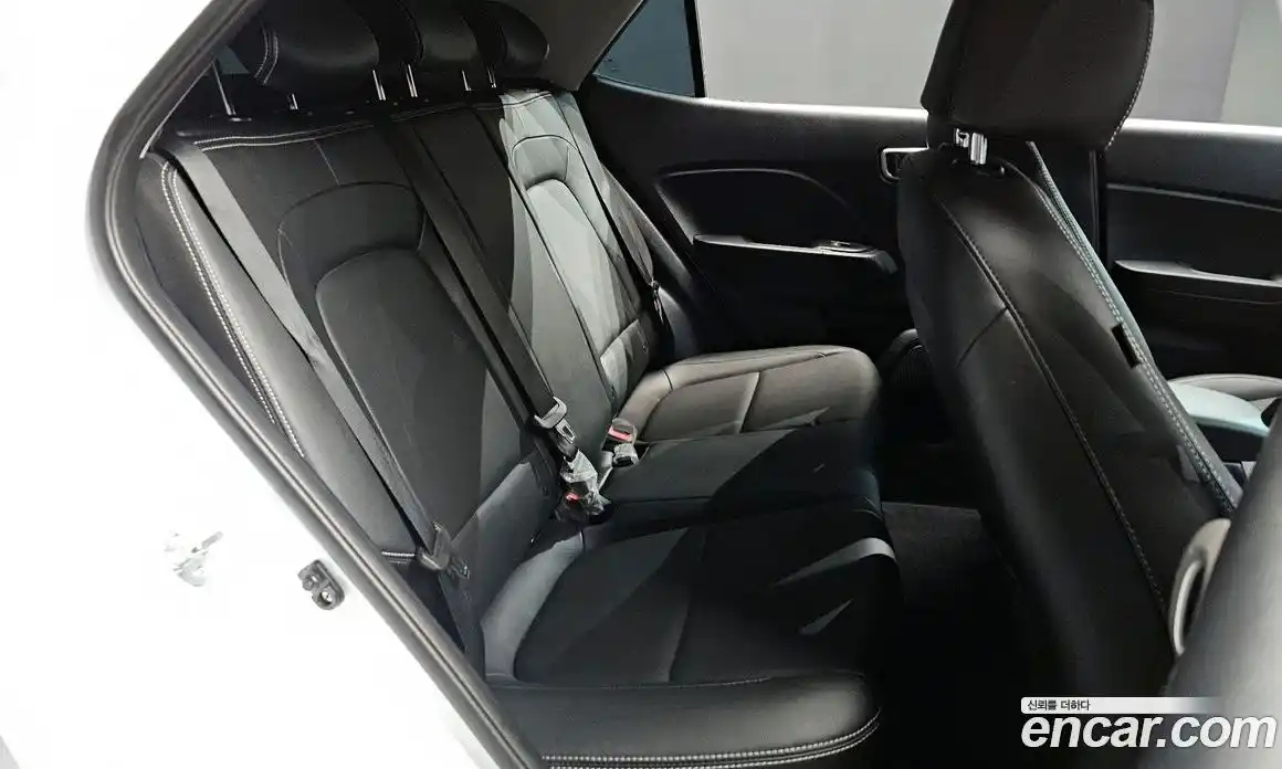 Hyundai Venue 2022 1.6 автомат (гидро), фото 11