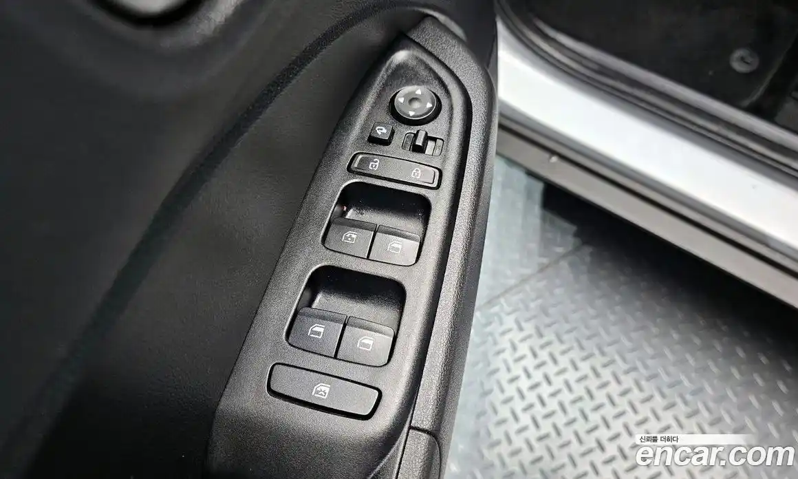 Hyundai Venue 2022 1.6 автомат (гидро), фото 17