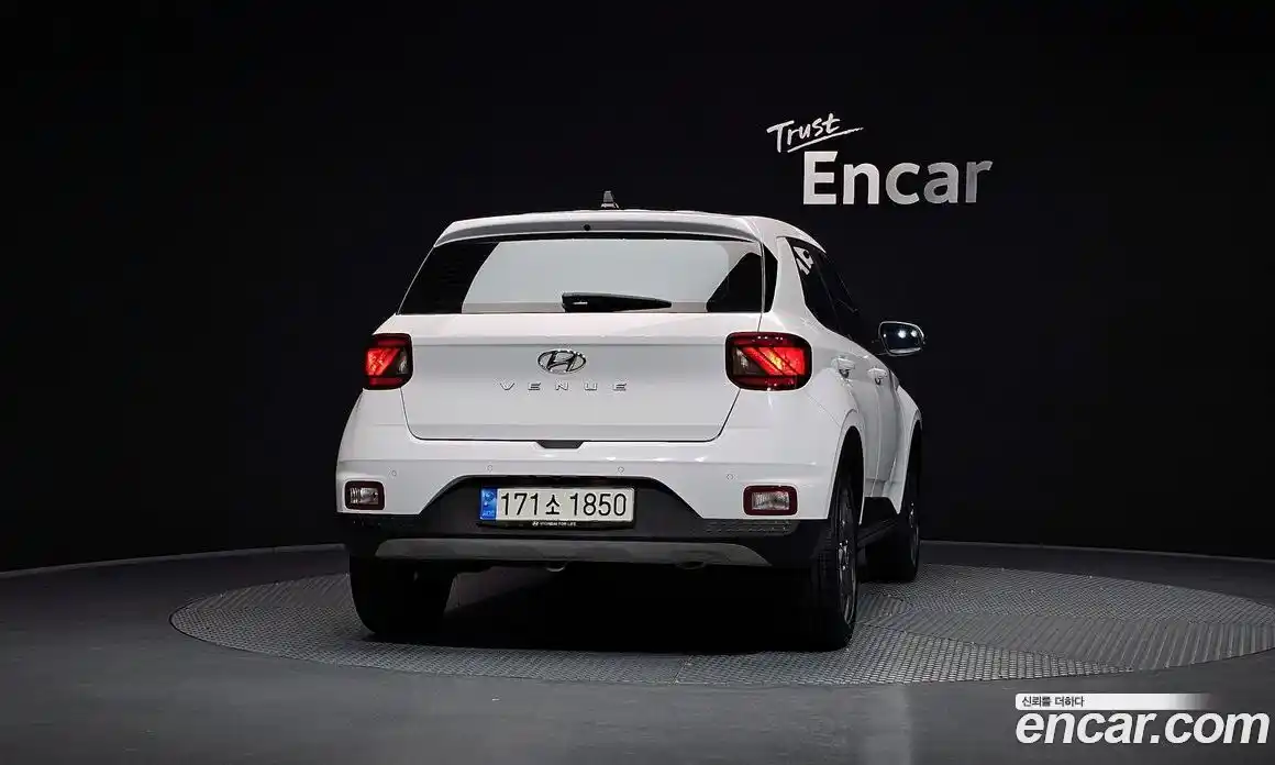Hyundai Venue 2022 1.6 автомат (гидро), фото 4