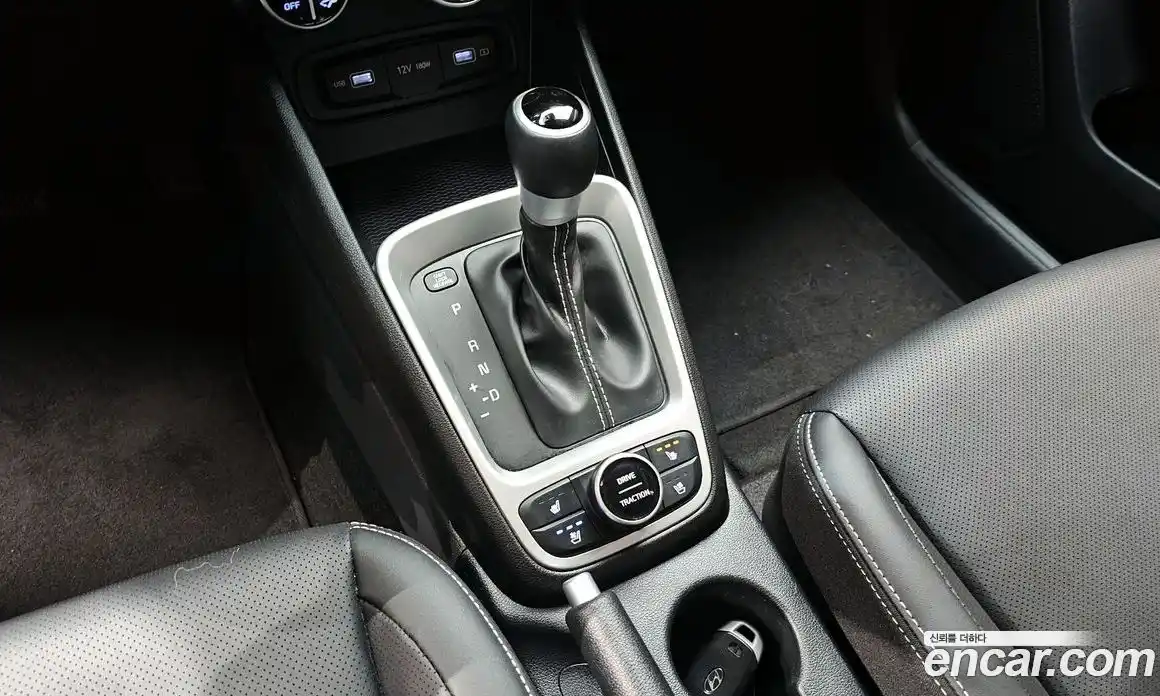Hyundai Venue 2022 1.6 автомат (гидро), фото 9