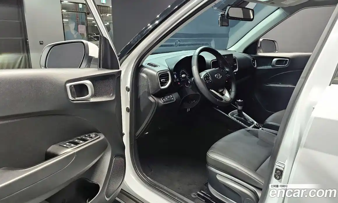 Hyundai Venue 2022 1.6 автомат (гидро), фото 10