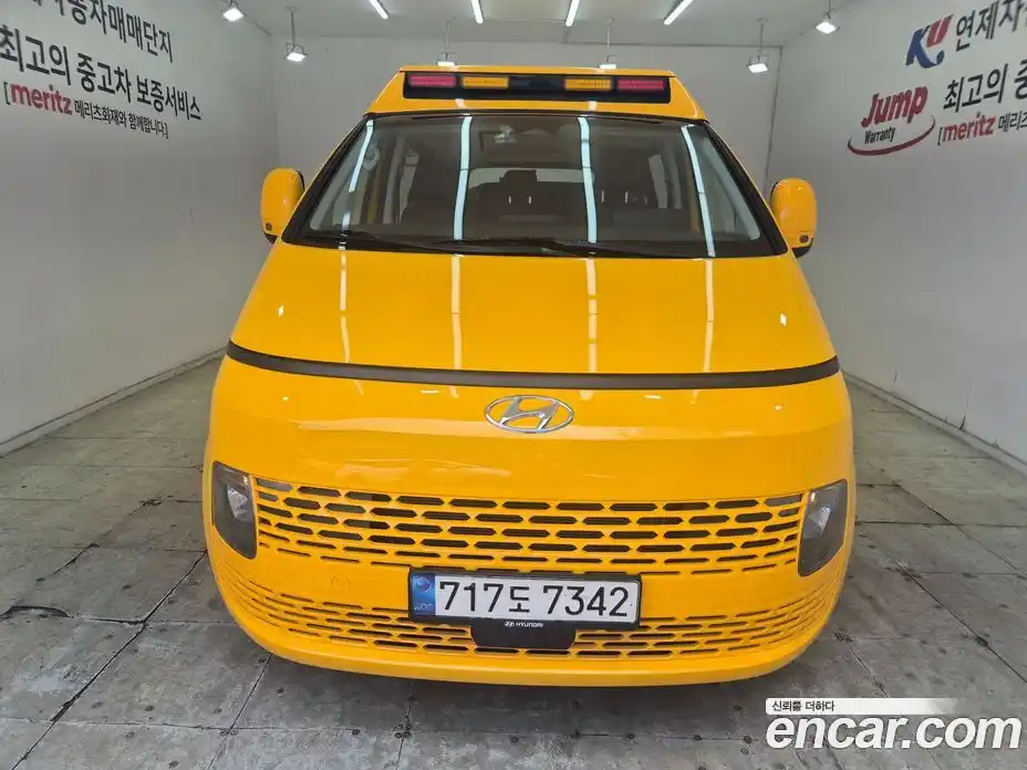 Hyundai Staria 2022 3.5 автомат (гидро), фото 3