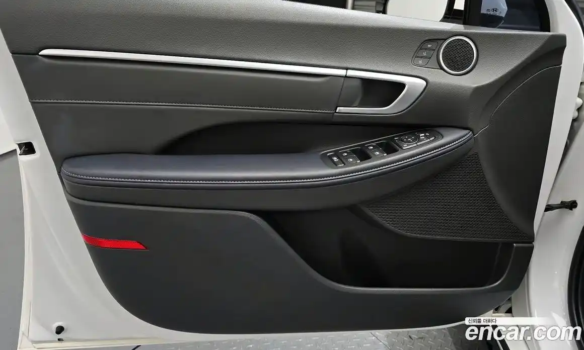 Hyundai Sonata 2023 1.6 автомат (гидро), фото 14