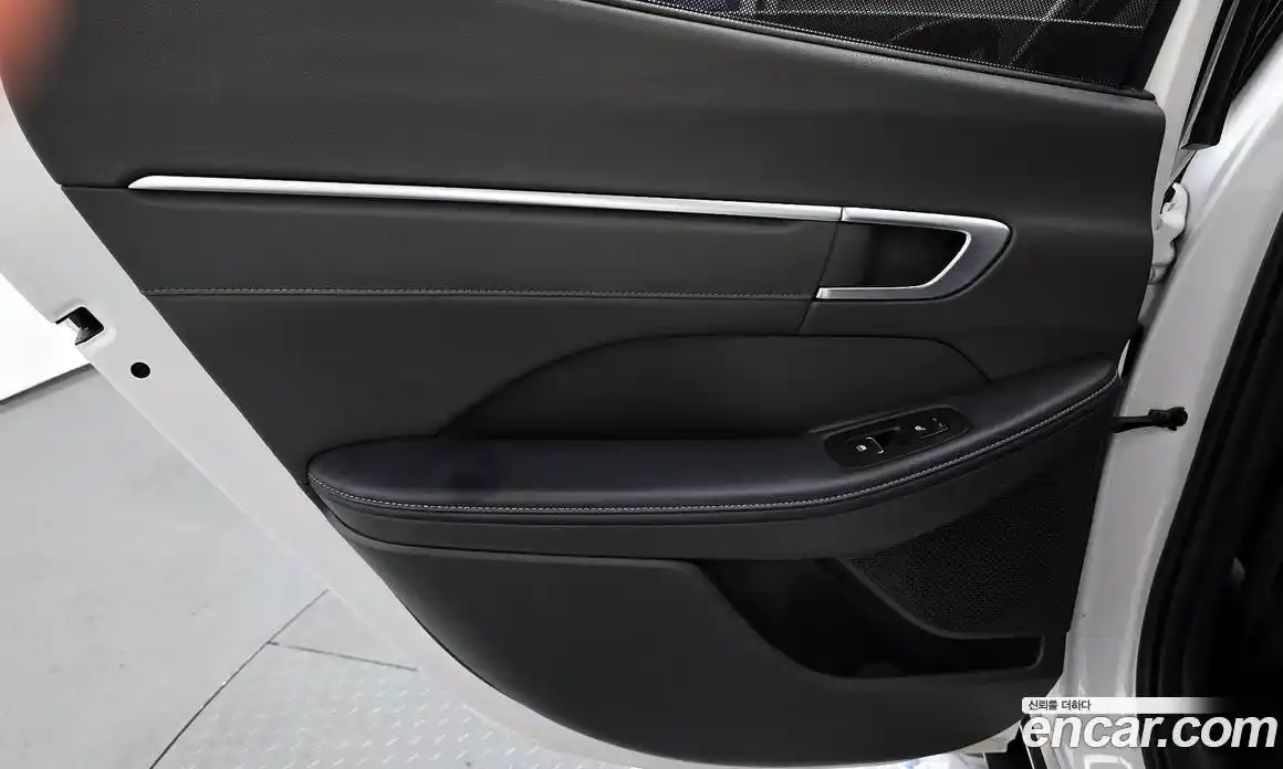 Hyundai Sonata 2023 1.6 автомат (гидро), фото 15