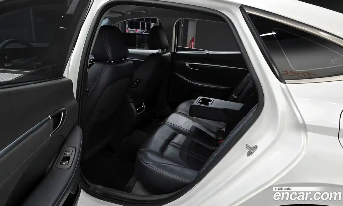 Hyundai Sonata 2023 1.6 автомат (гидро), фото 18