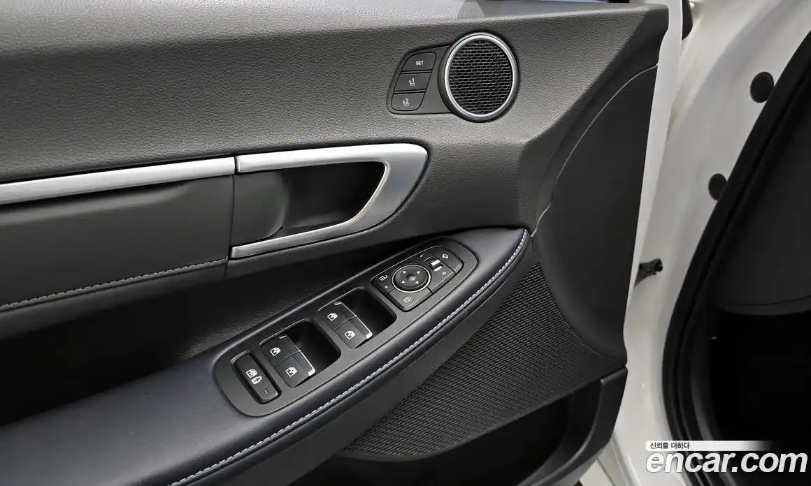 Hyundai Sonata 2023 1.6 автомат (гидро), фото 30