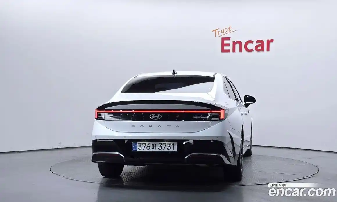 Hyundai Sonata 2023 1.6 автомат (гидро), фото 4